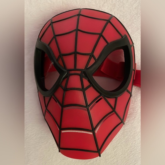 5T Spiderman Costume with a GREAT Mask and a front zipper as shown.Great costume - Picture 4 of 8